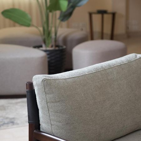 Livingville The Two-Fifty Kaherah Luaran gambar