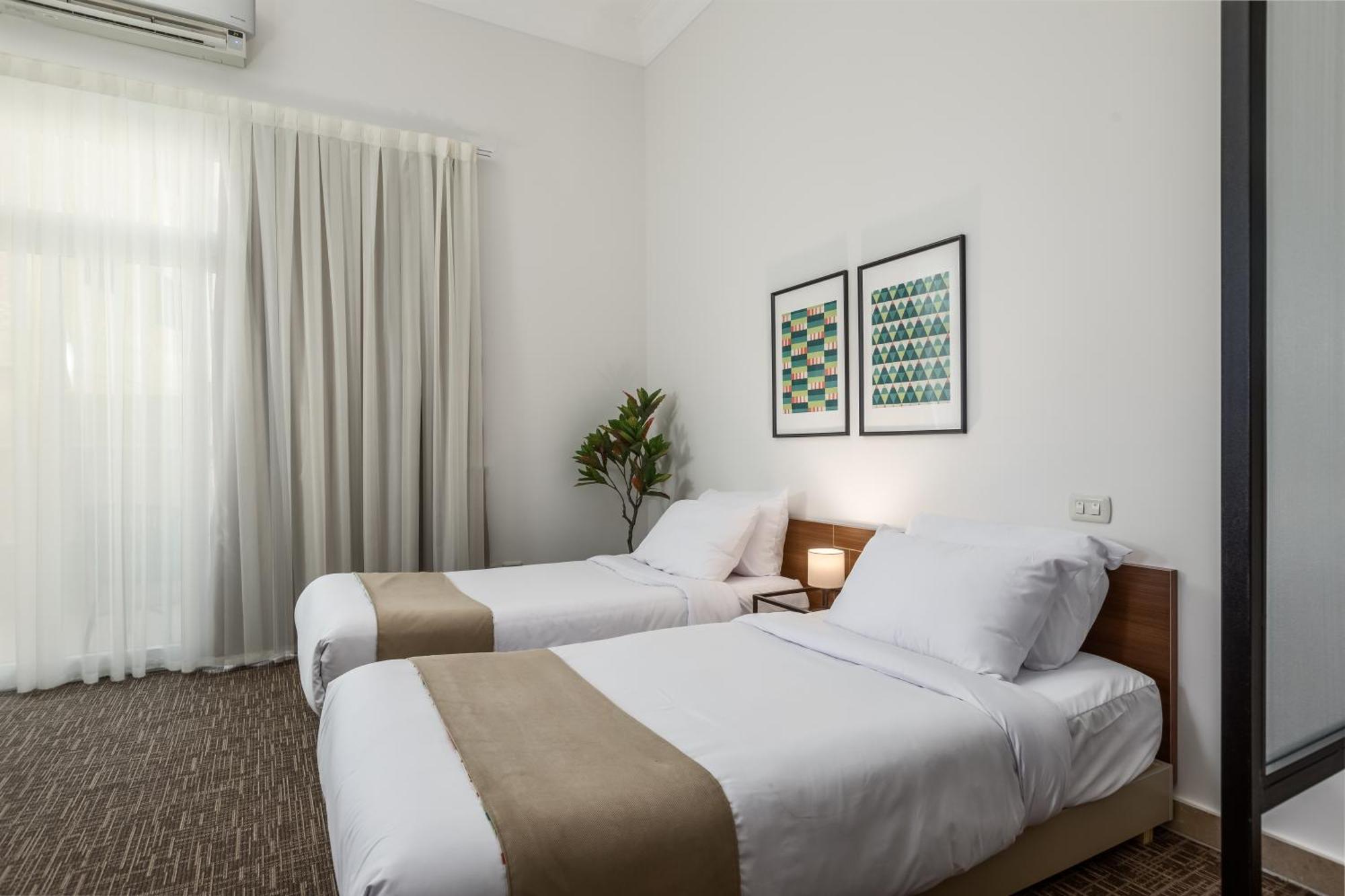 Livingville The Two-Fifty Kaherah Luaran gambar