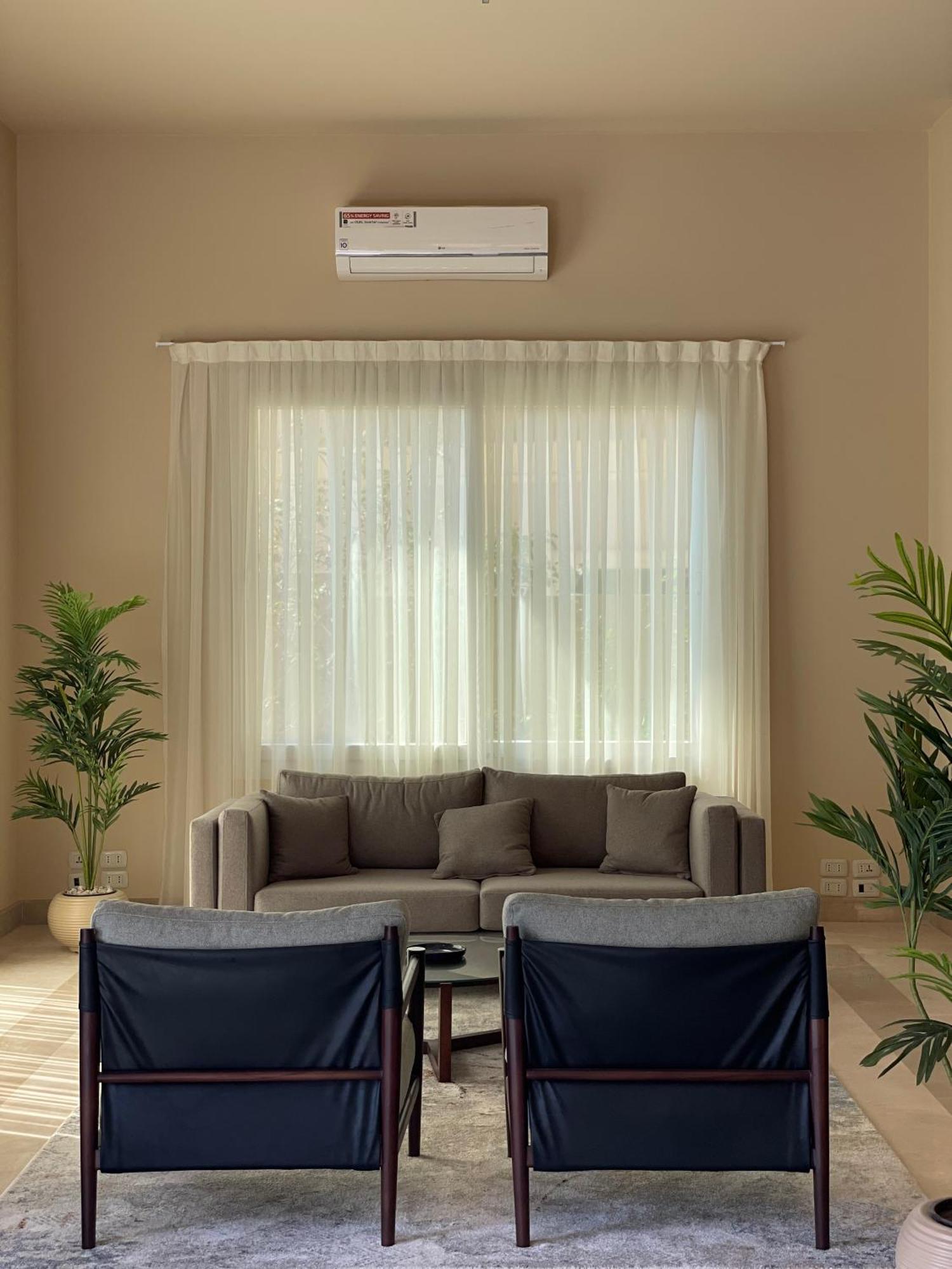 Livingville The Two-Fifty Kaherah Luaran gambar